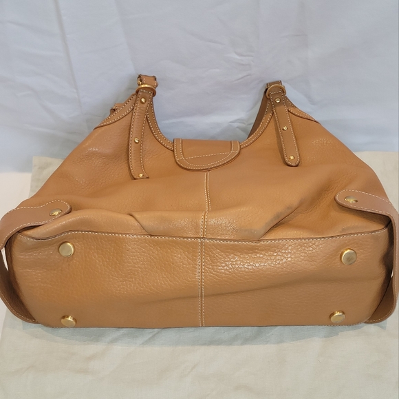 MAXX New York Large Leather Shoulder Bag - Picture 5 of 9